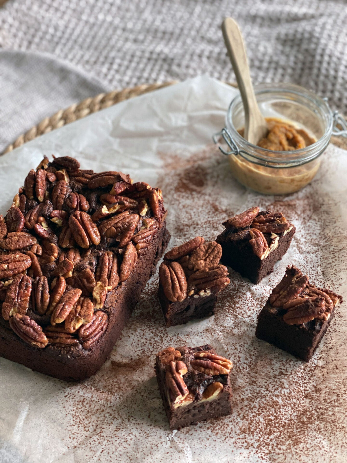 Double chocolate brownie met gekarameliseerde pecannoten