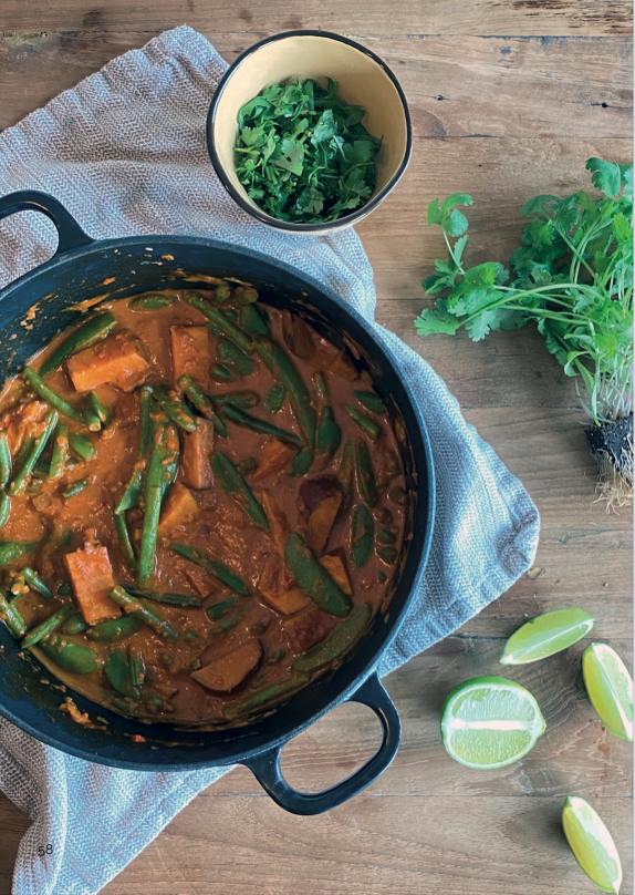 Romige curry met zoete aardappel en kikkererwten